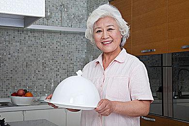 生存恐怖游戏《永无止境》实机预告公开 明年4月发售 